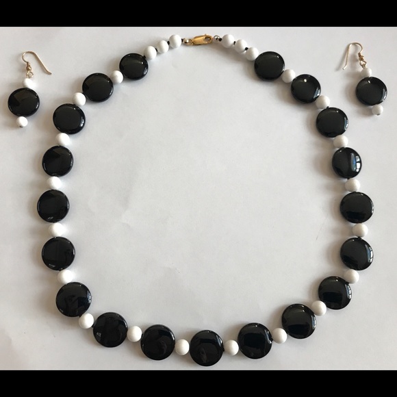 Jewelry - Black onyx and white quartz necklace and earrings